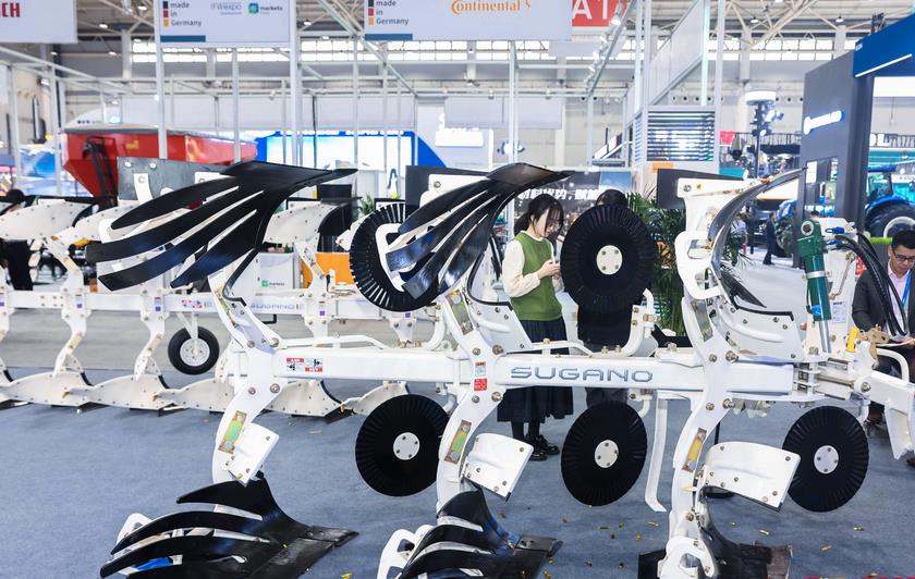 靜海農(nóng)機(jī)春耕備耕暨安全生產(chǎn)工作推動(dòng)會(huì)在雨鵬農(nóng)機(jī)合作社召開(kāi)